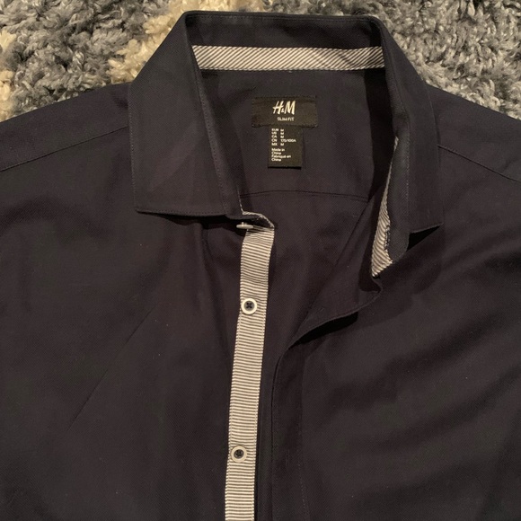 H&M Casual Button Down - Picture 3 of 3